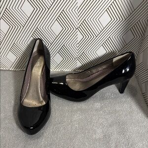 Easy Spirit heels Shiny Black Heels women’s size 8 special occasion comfort heel
